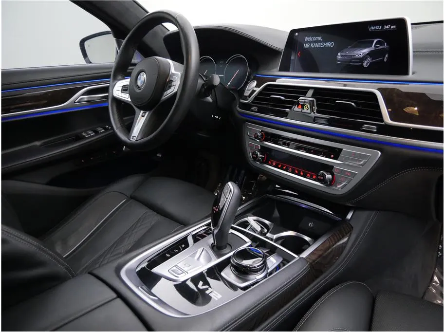 BMW 7 Series Technology in Sacramento