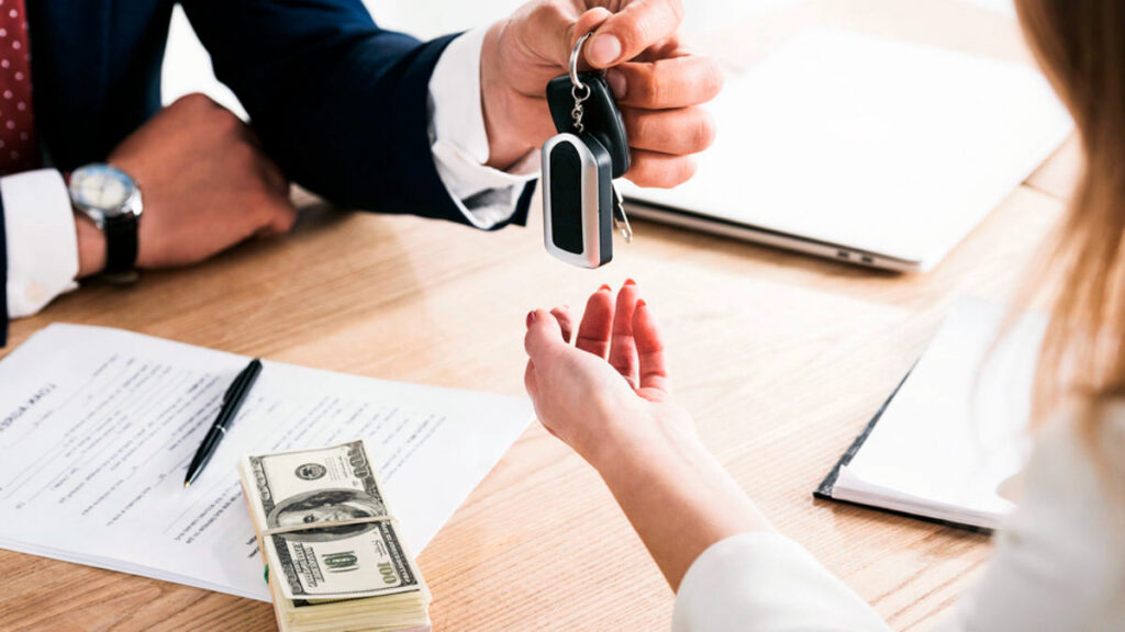 Cómo Transferir el Título del Auto